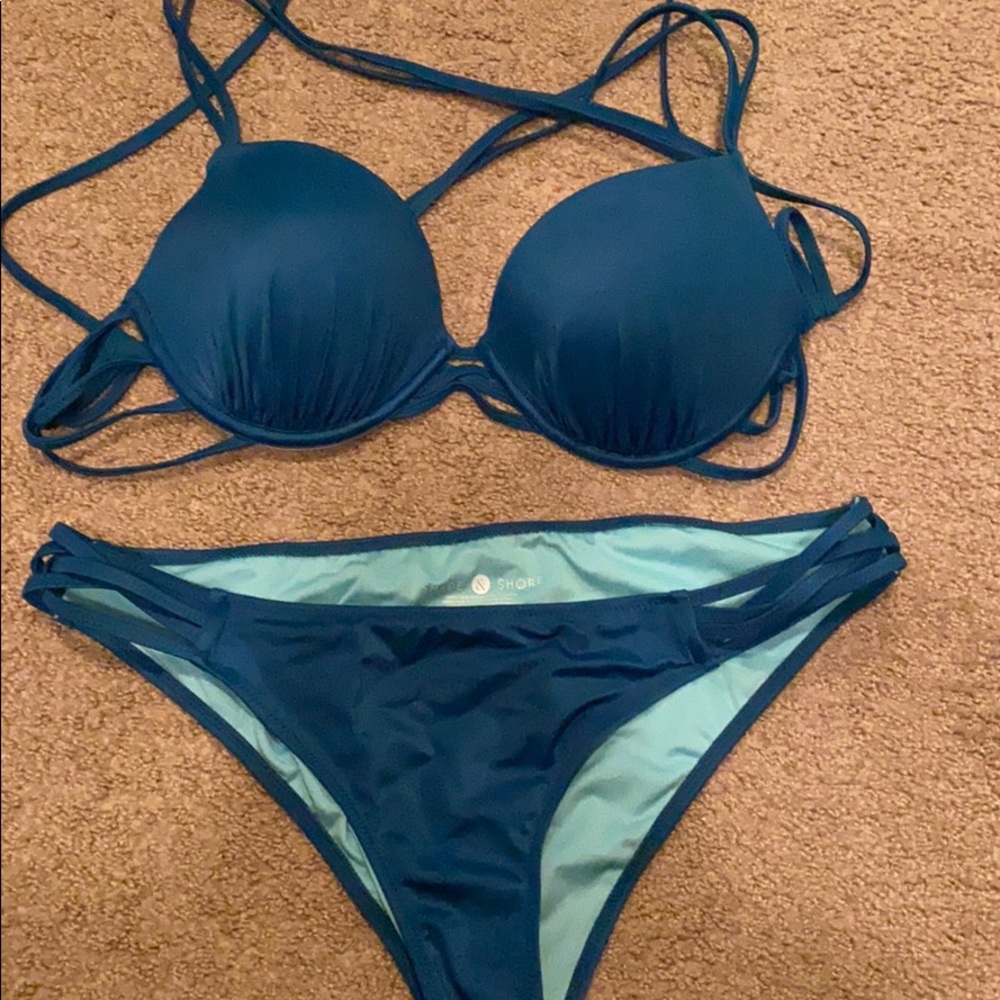 shade and short bikini